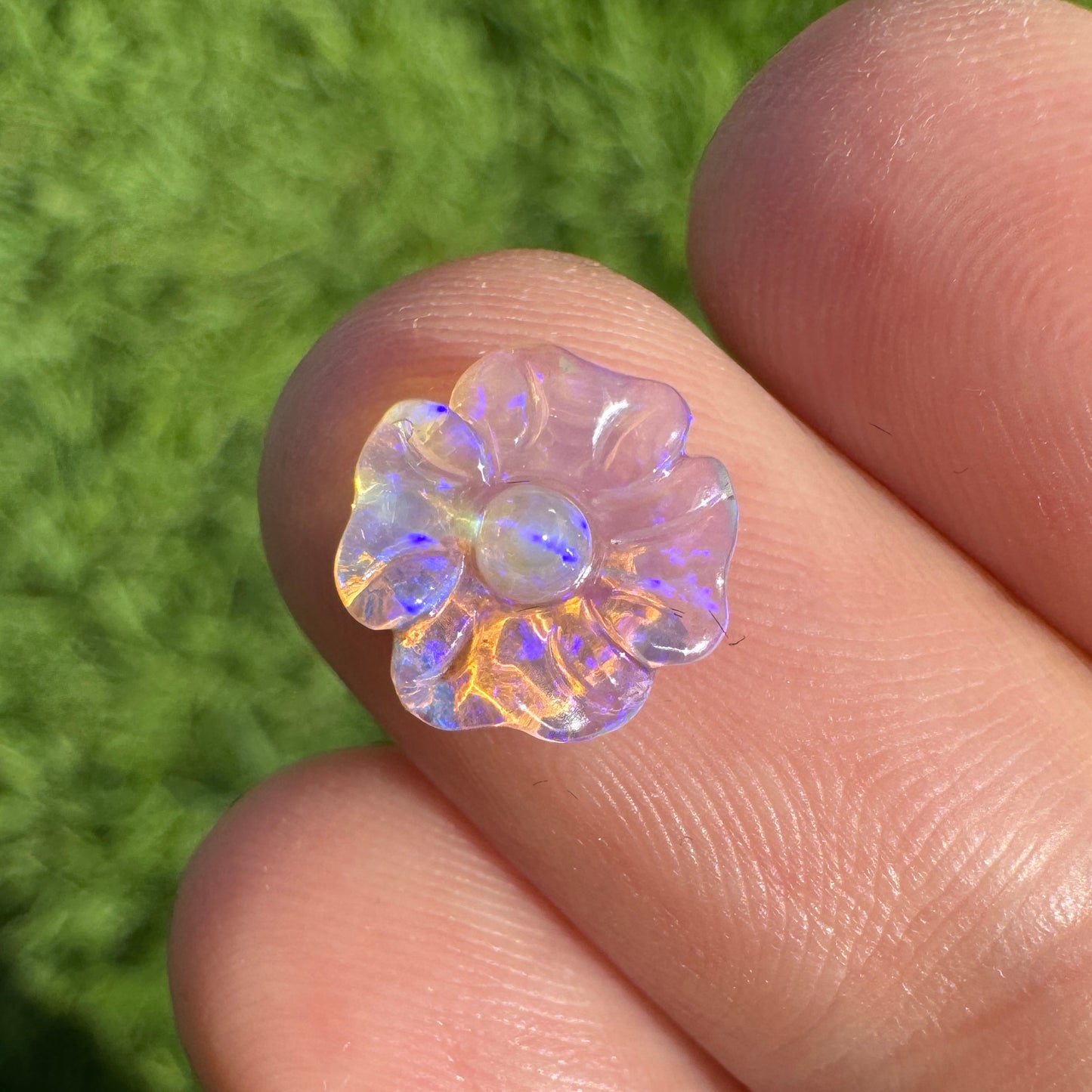 1.21 Ct carved flower opal 🌸
