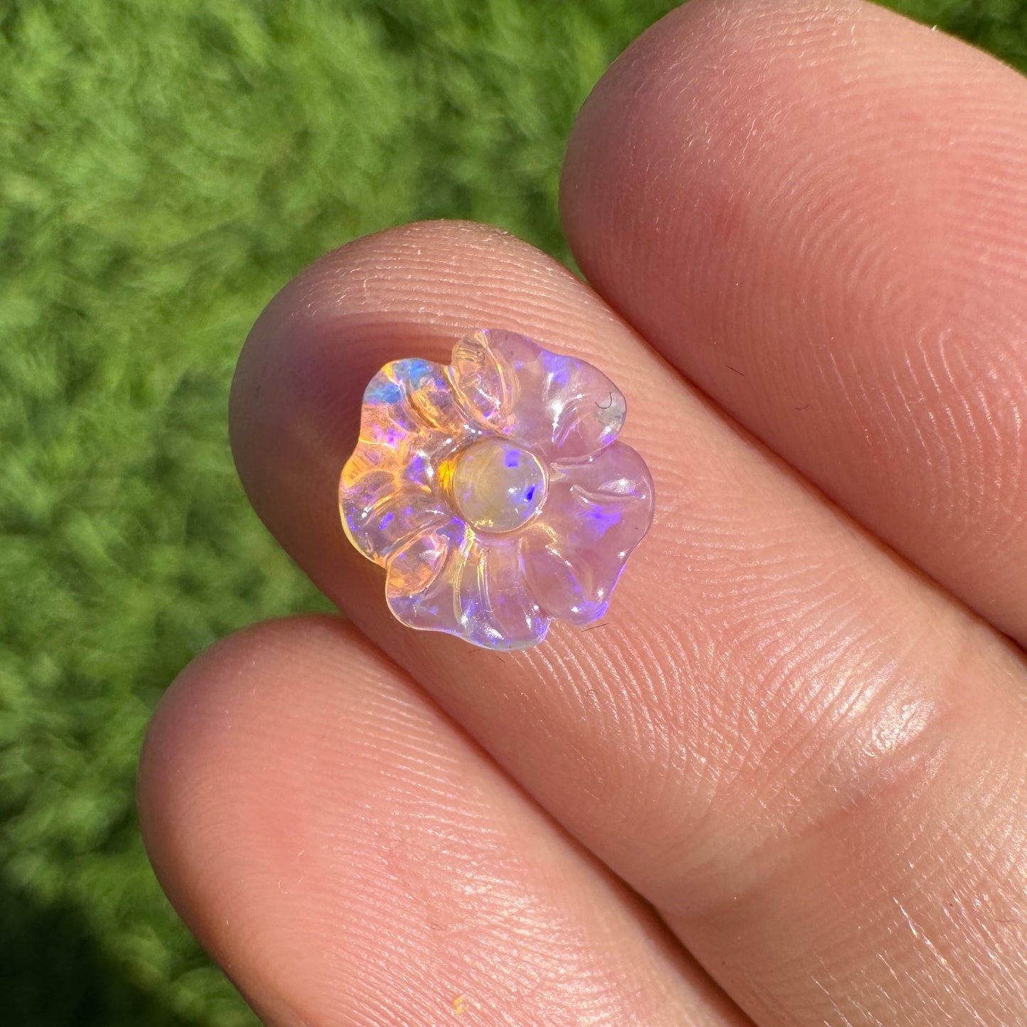 1.21 Ct carved flower opal 🌸