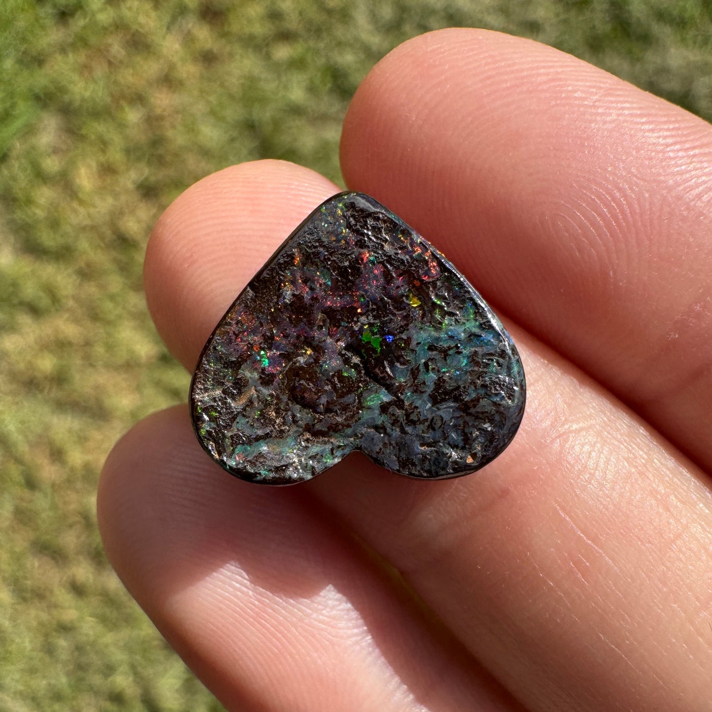 5.46 Ct heart boulder opal