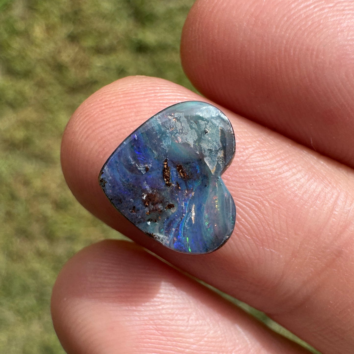 2.61 Ct heart boulder opal