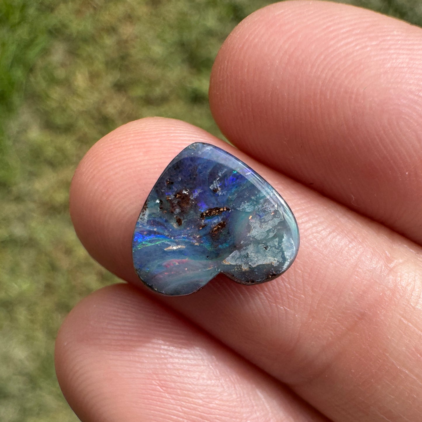 2.61 Ct heart boulder opal