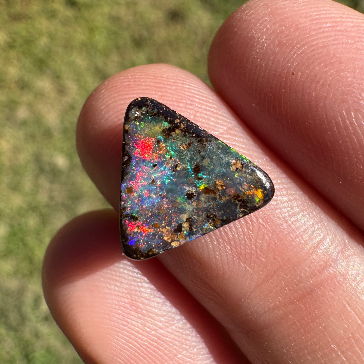 3.06 Ct rainbow triangle boulder opal