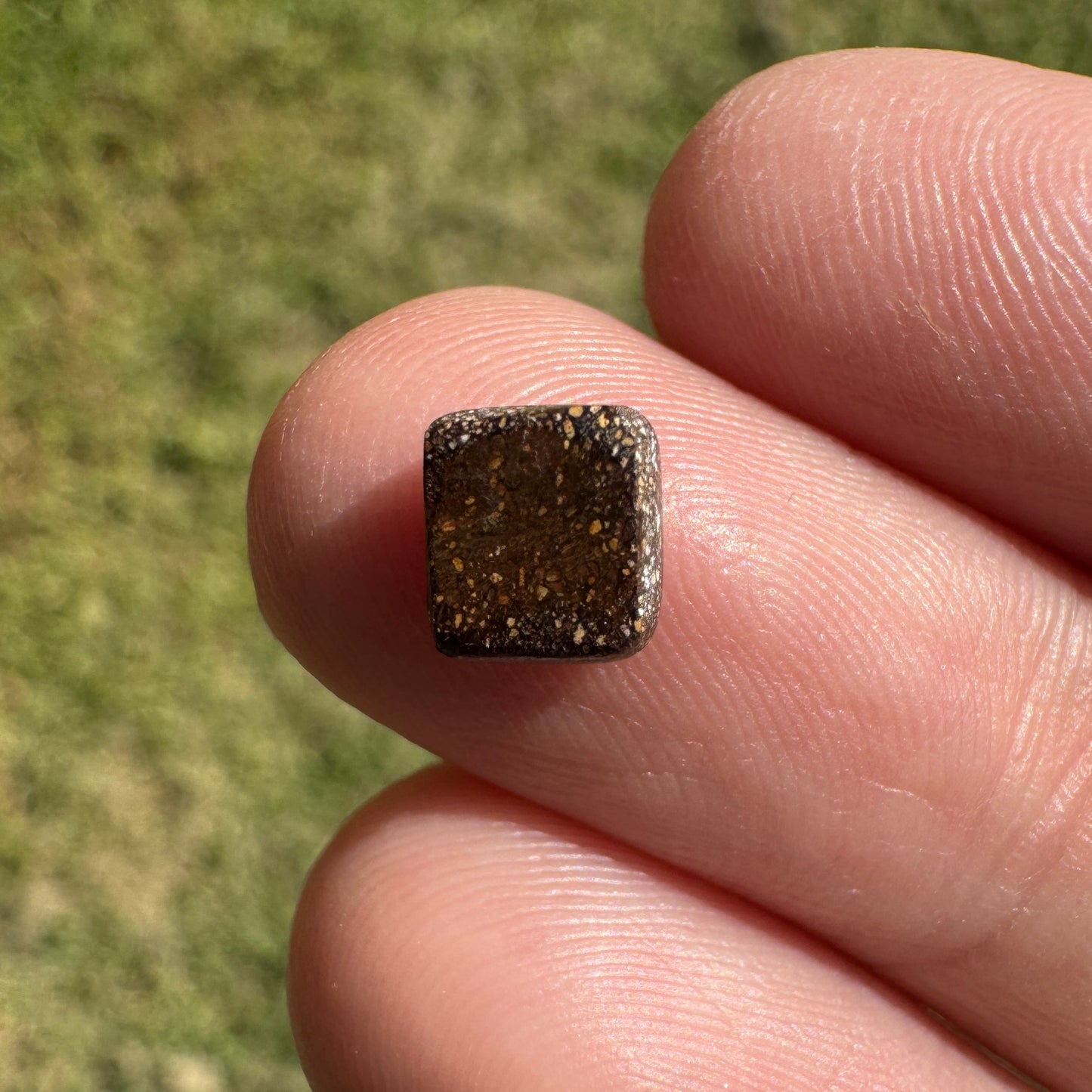 1.05 Ct small rainbow boulder opal