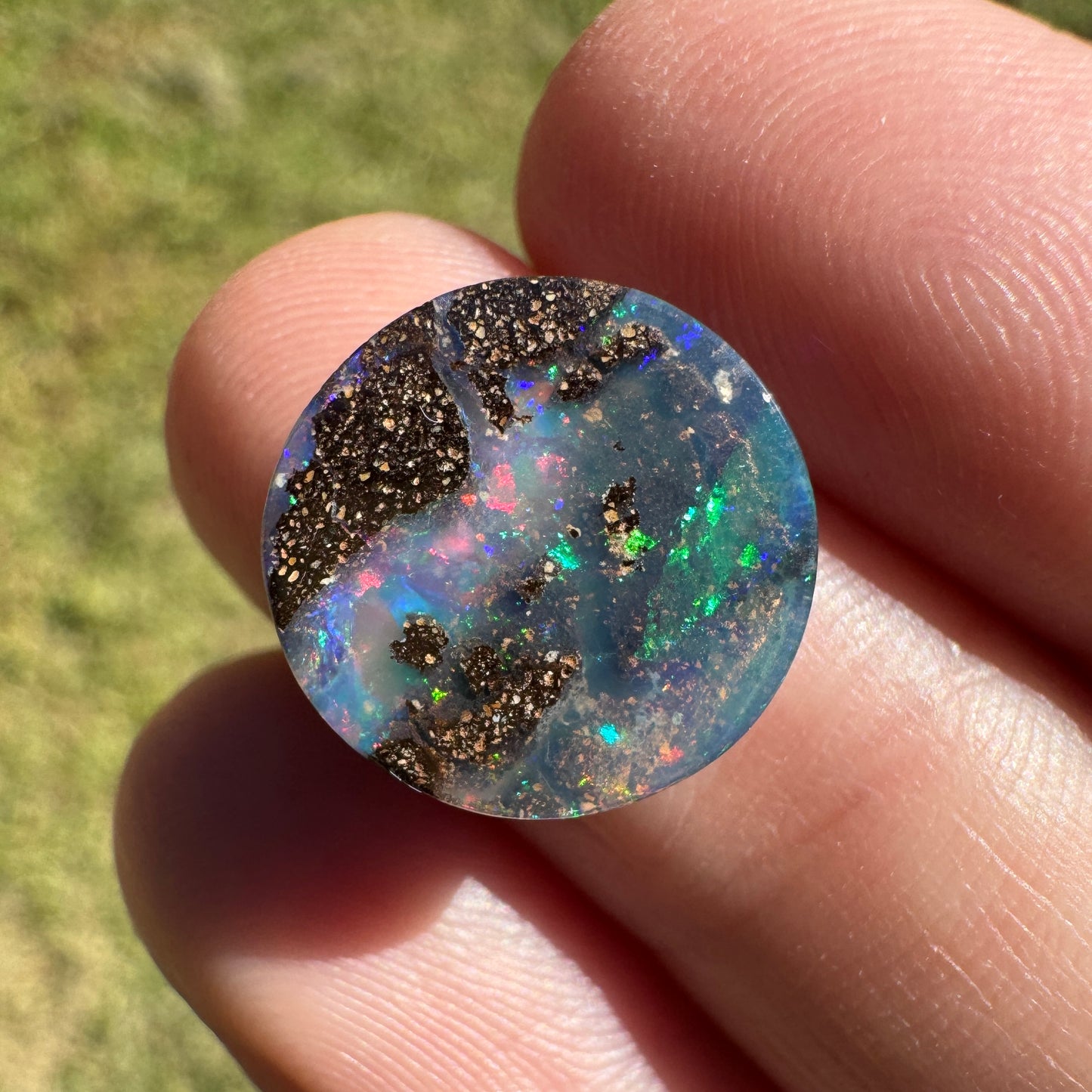 5.41 Ct round boulder opal
