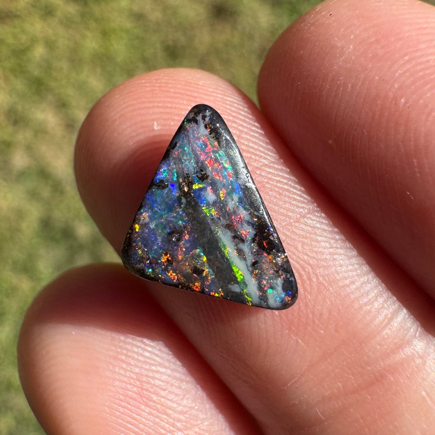 1.92 Ct small triangle black boulder opal
