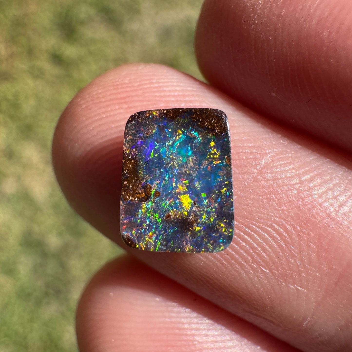 1.45 Ct small rainbow boulder opal