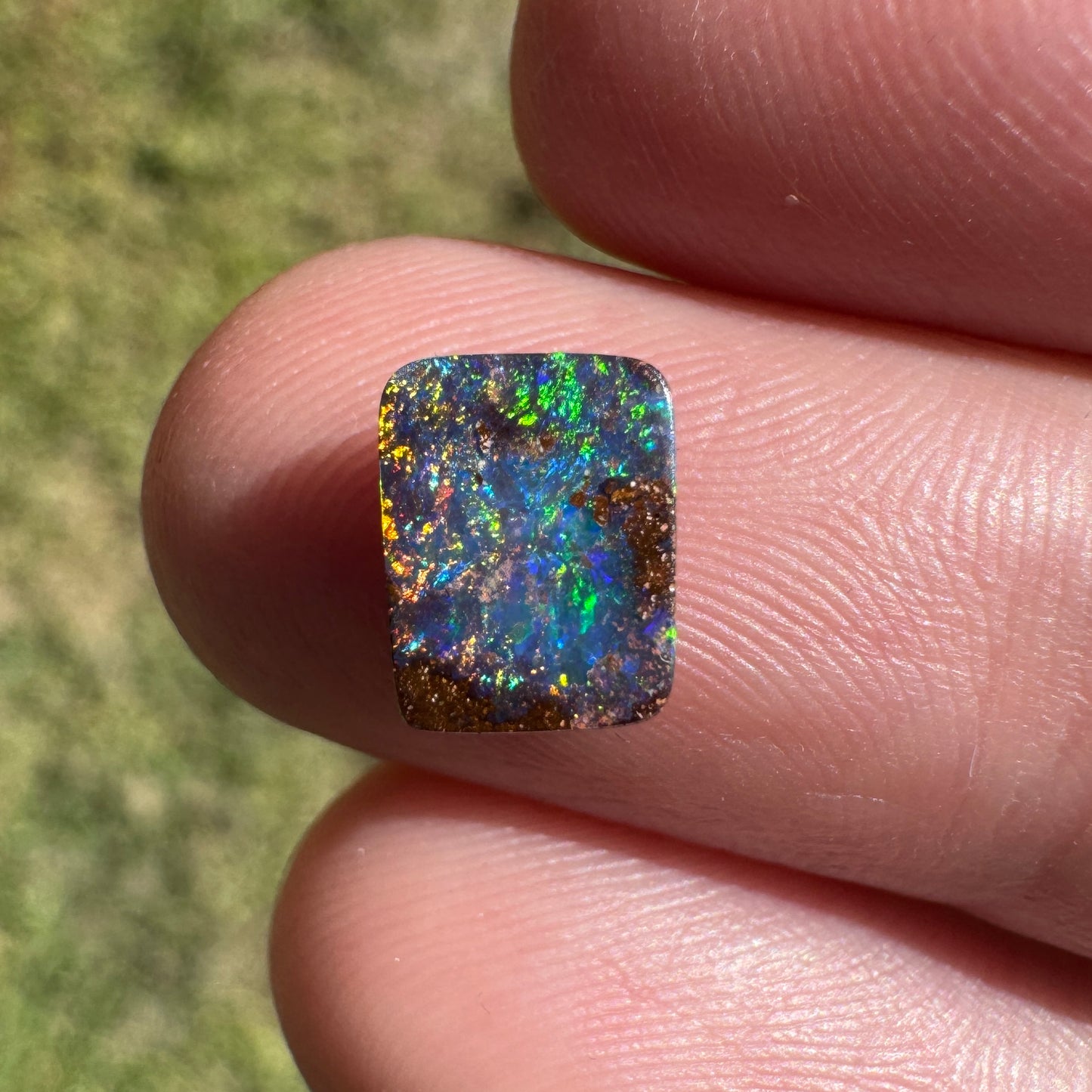 1.45 Ct small rainbow boulder opal