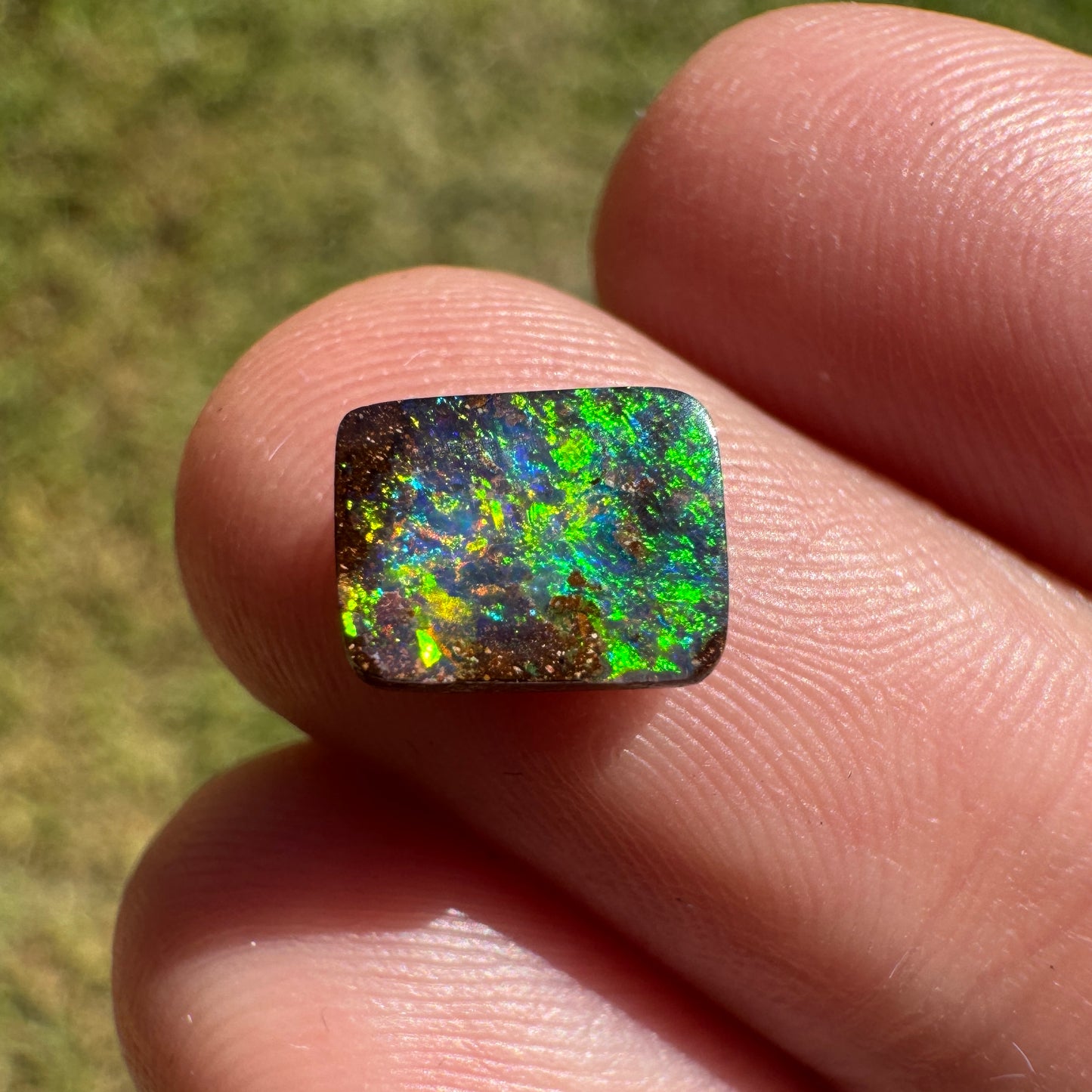 1.45 Ct small rainbow boulder opal