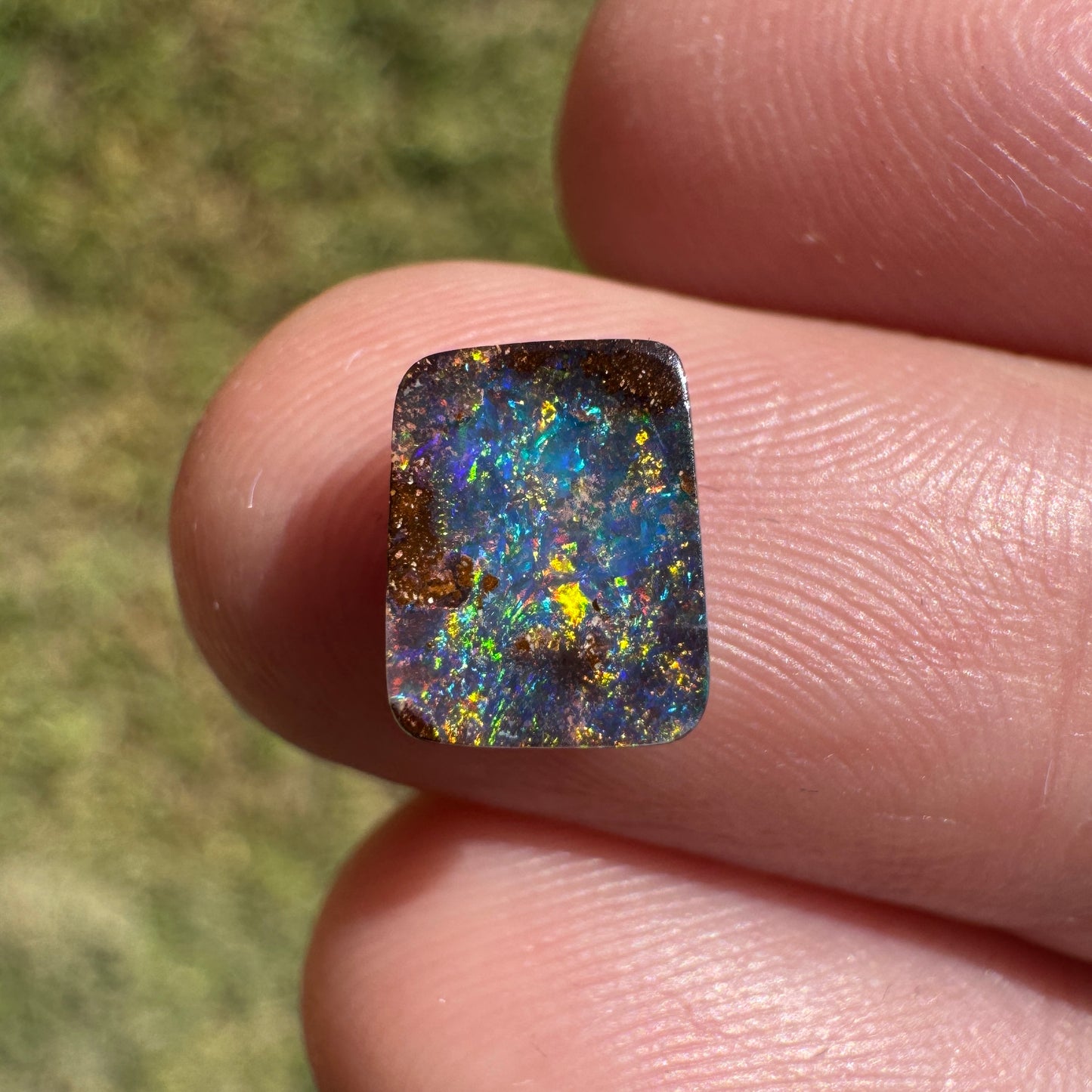 1.45 Ct small rainbow boulder opal
