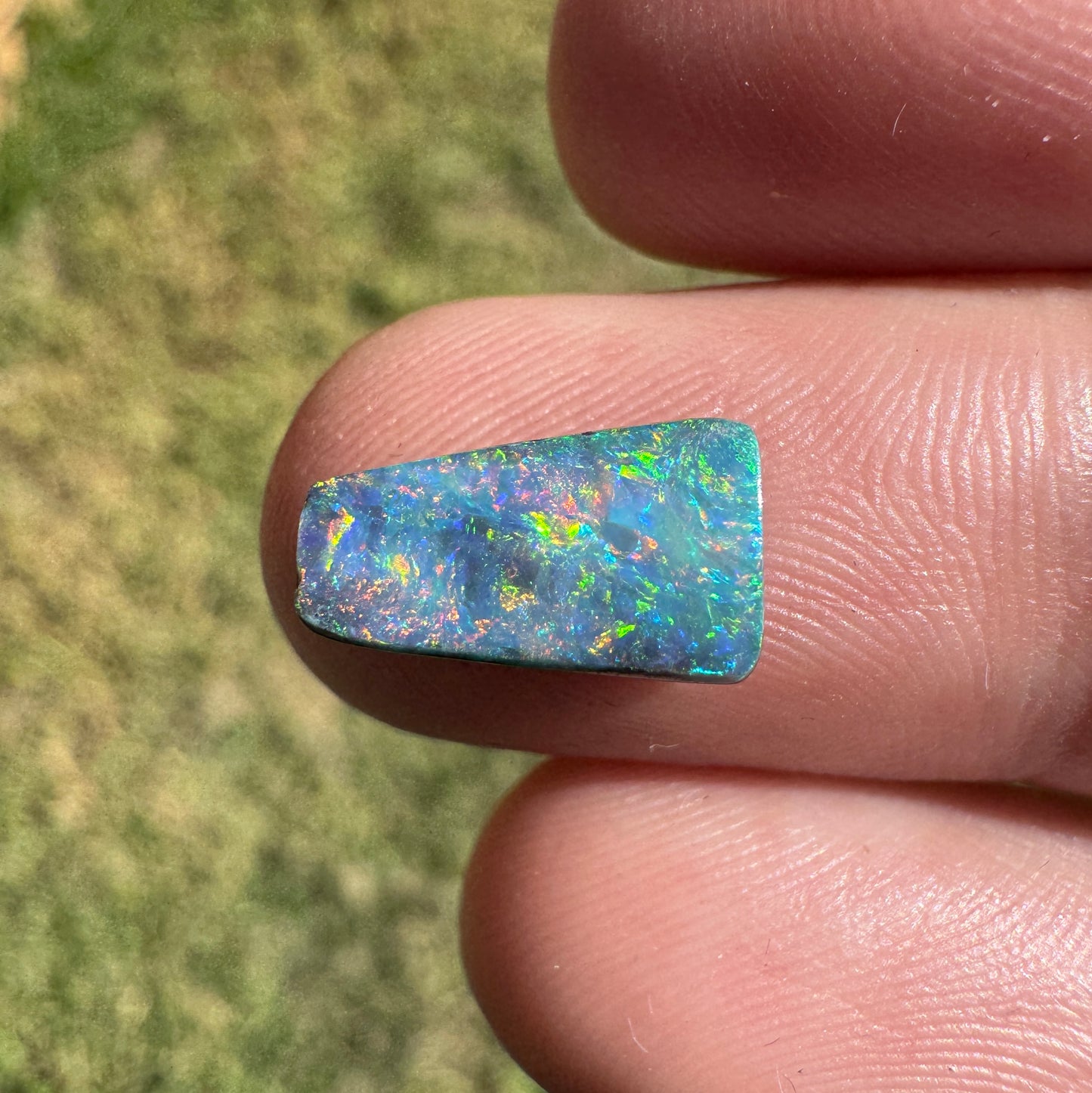 2.27 Ct small colourful boulder opal