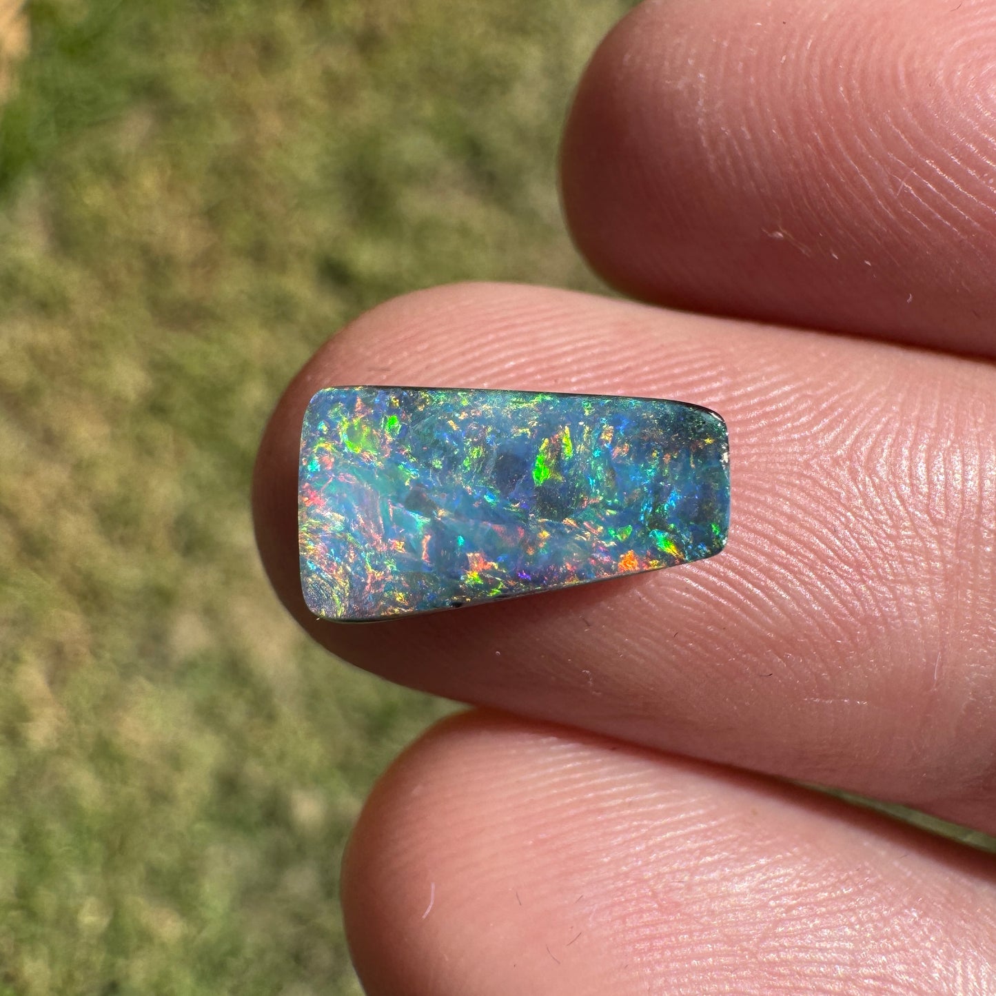 2.27 Ct small colourful boulder opal