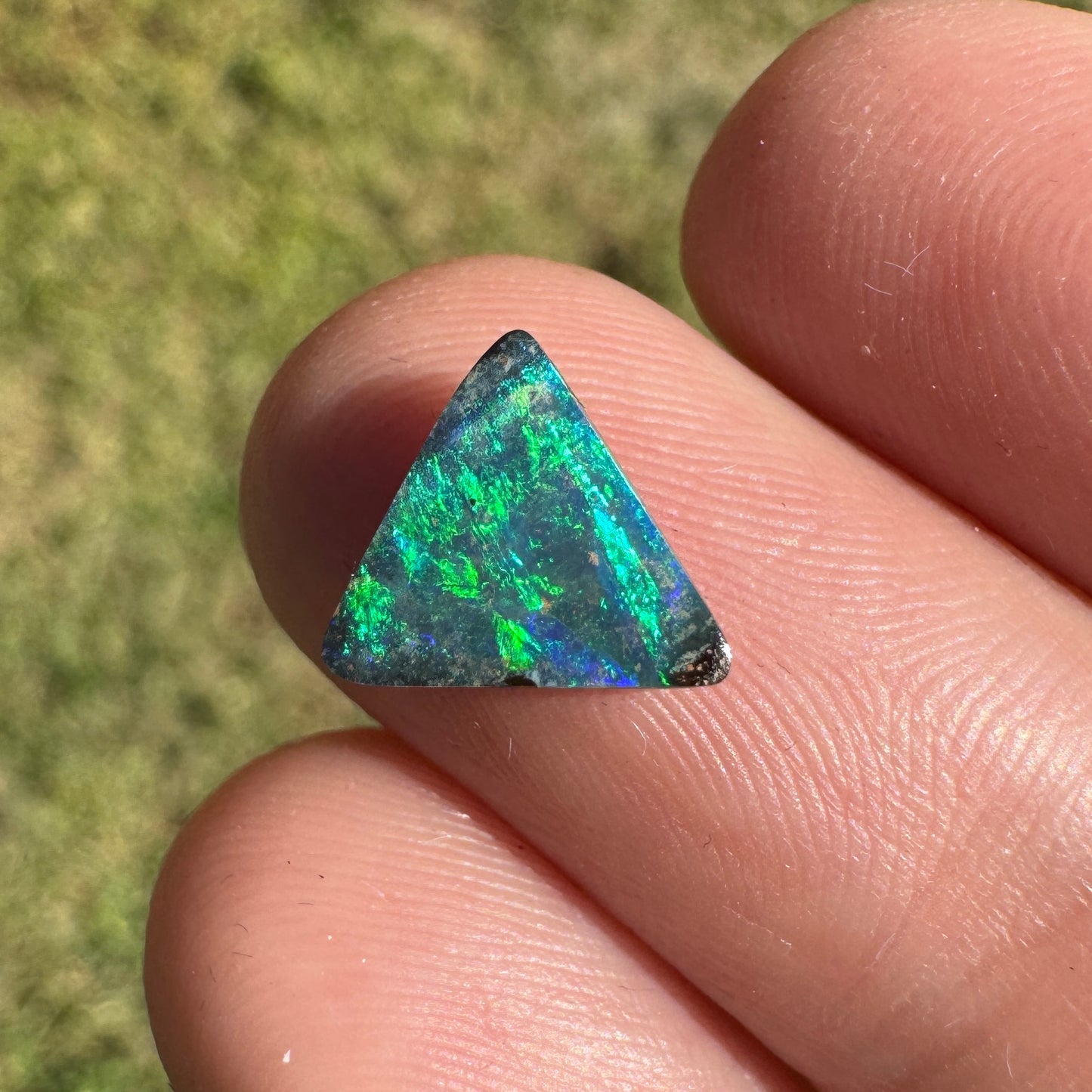 1.18 Ct triangle green-blue boulder opal