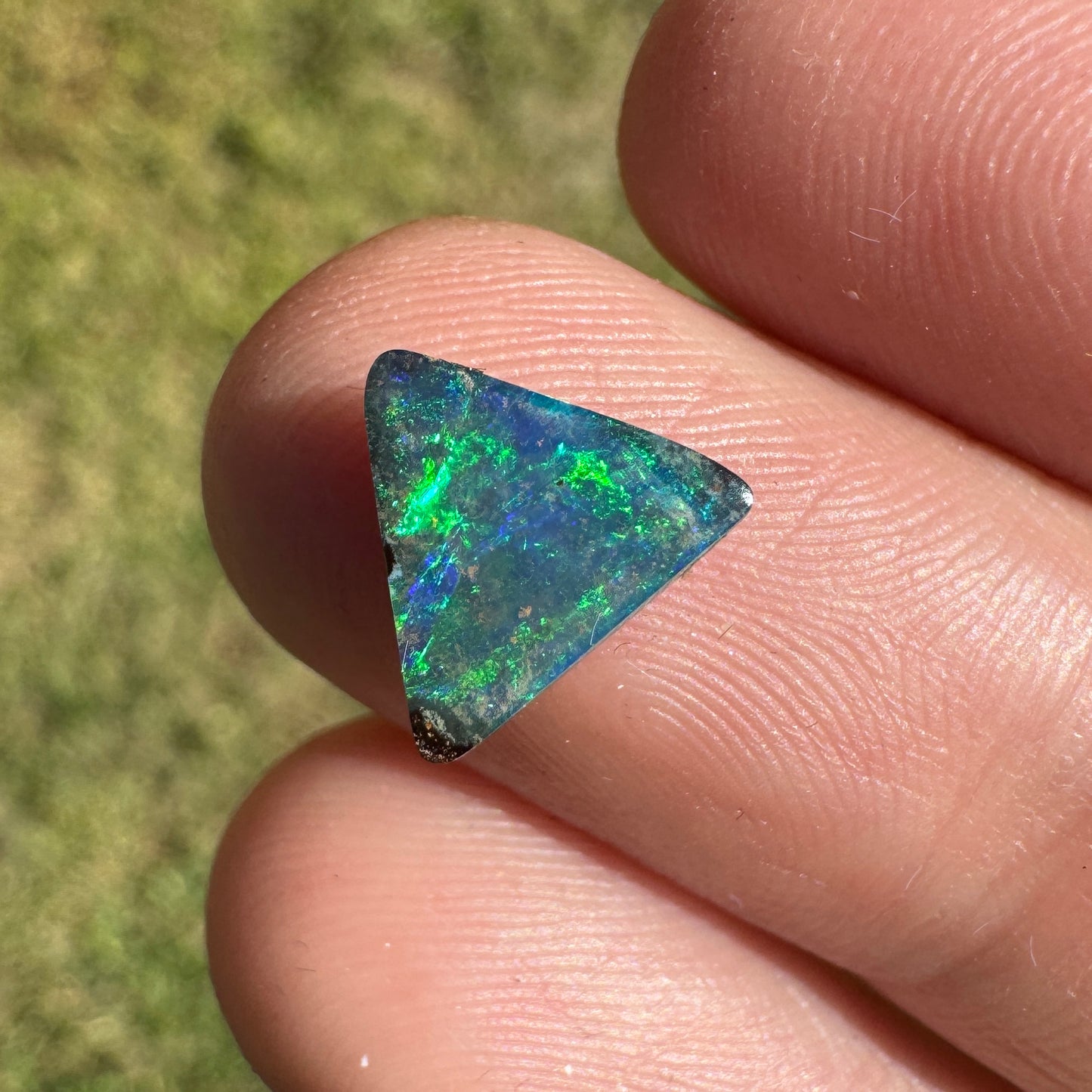 1.18 Ct triangle green-blue boulder opal