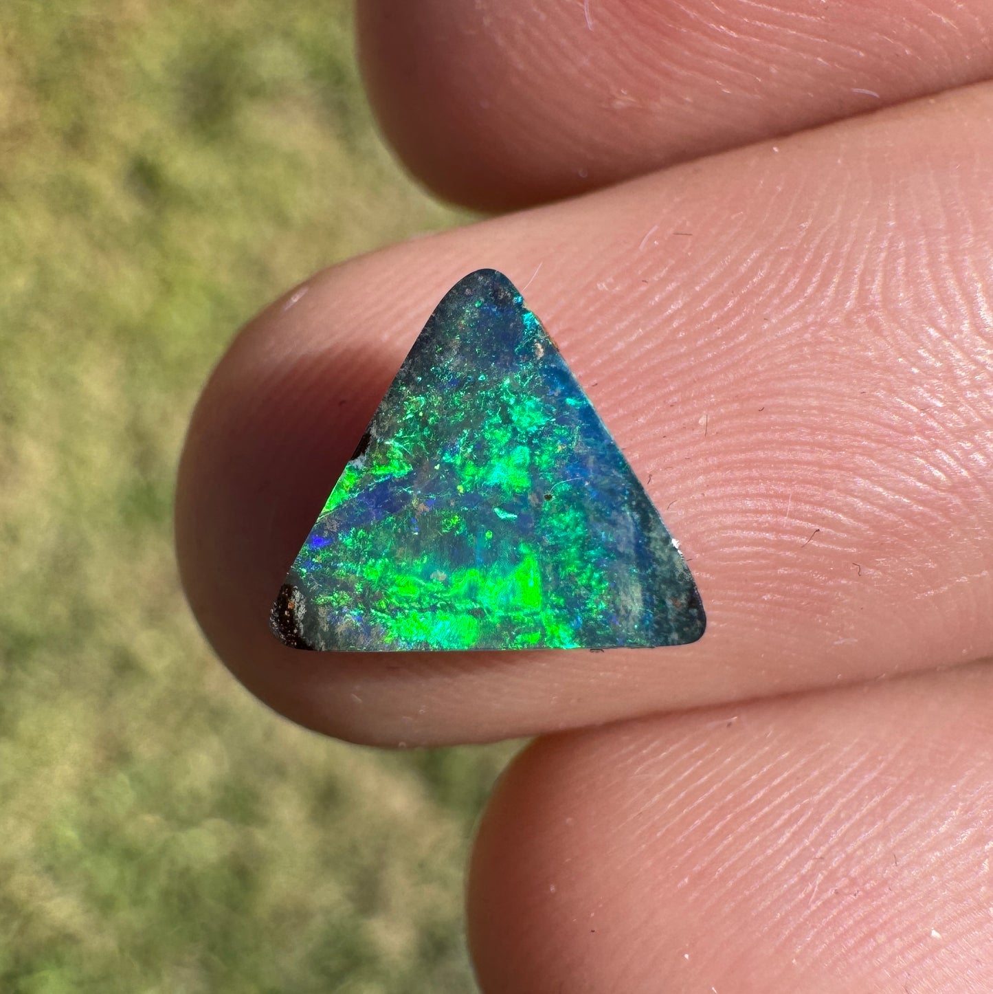1.18 Ct triangle green-blue boulder opal