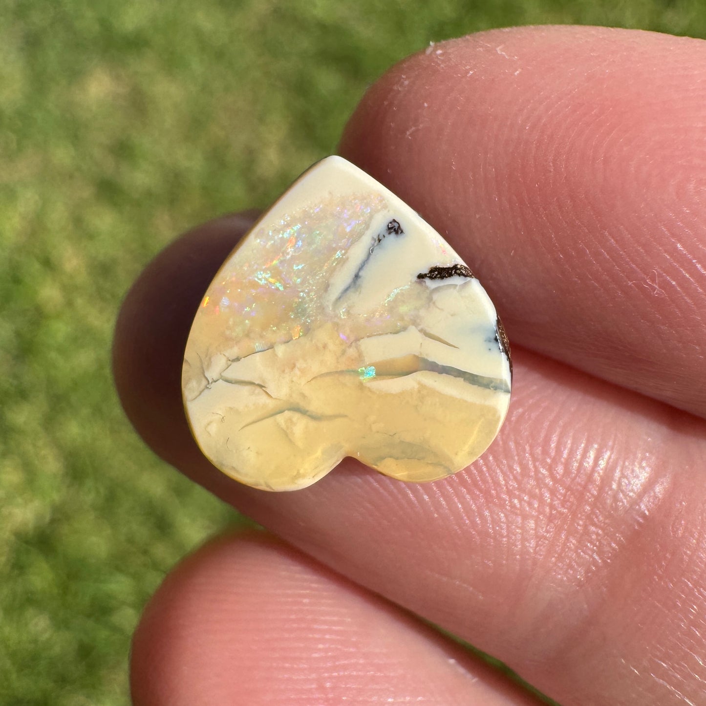 4.52 Ct heart boulder opal