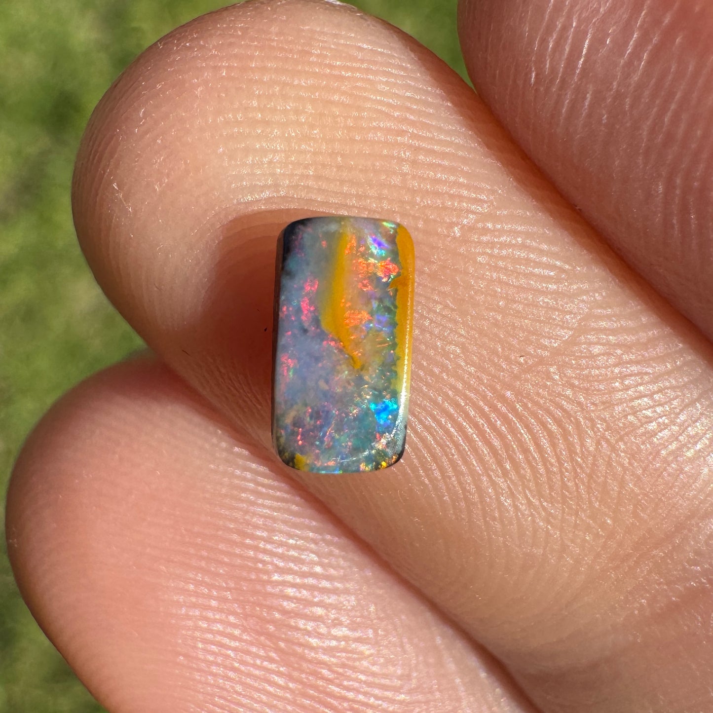 0.54 Ct extra small boulder opal