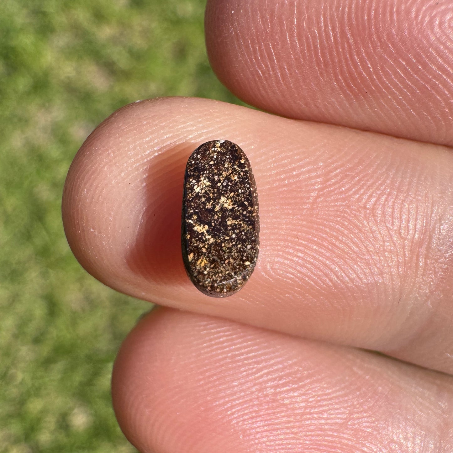 0.89 Ct extra small boulder opal