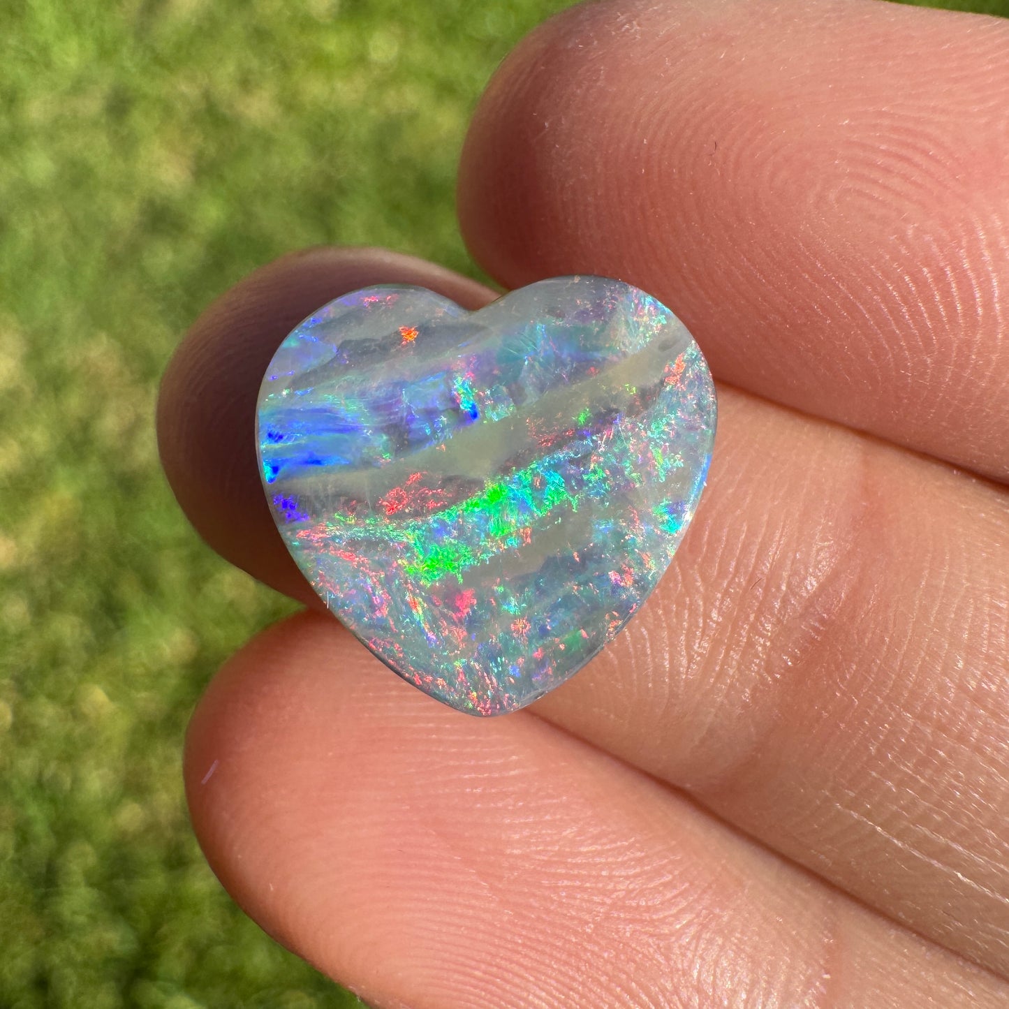 6.56 Ct bright rainbow heart boulder opal