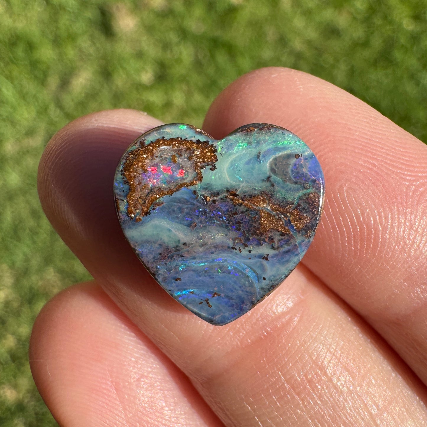7.17 Ct heart boulder opal