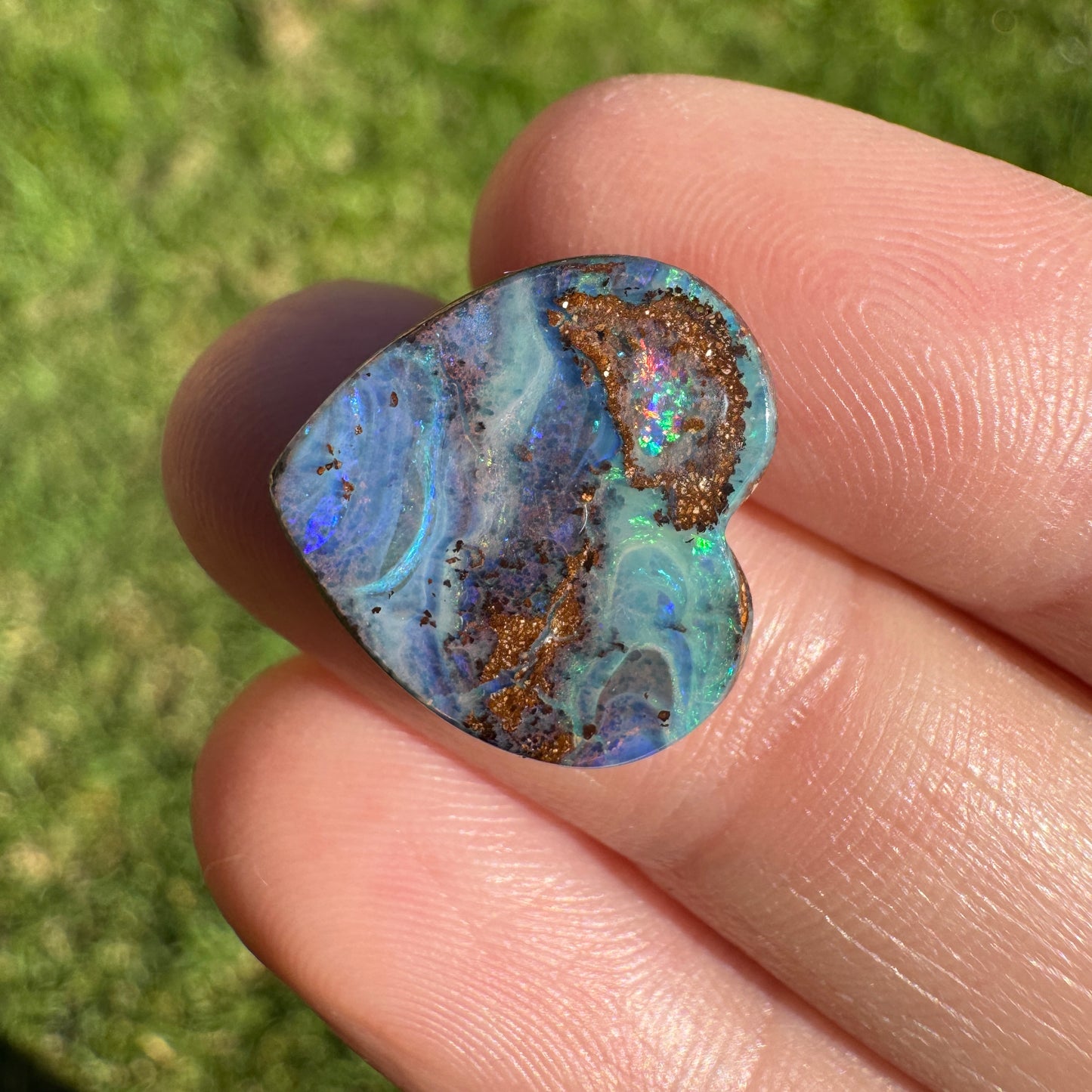 7.17 Ct heart boulder opal