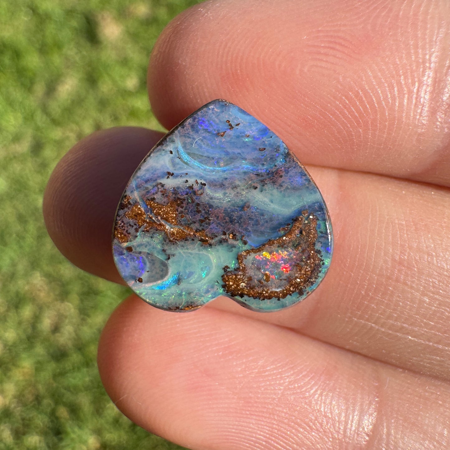7.17 Ct heart boulder opal