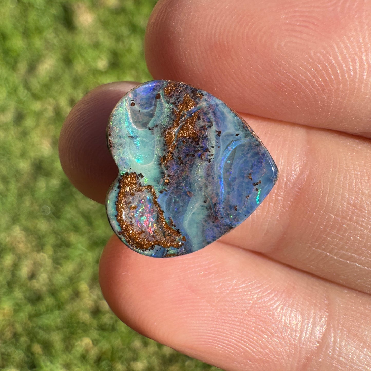 7.17 Ct heart boulder opal