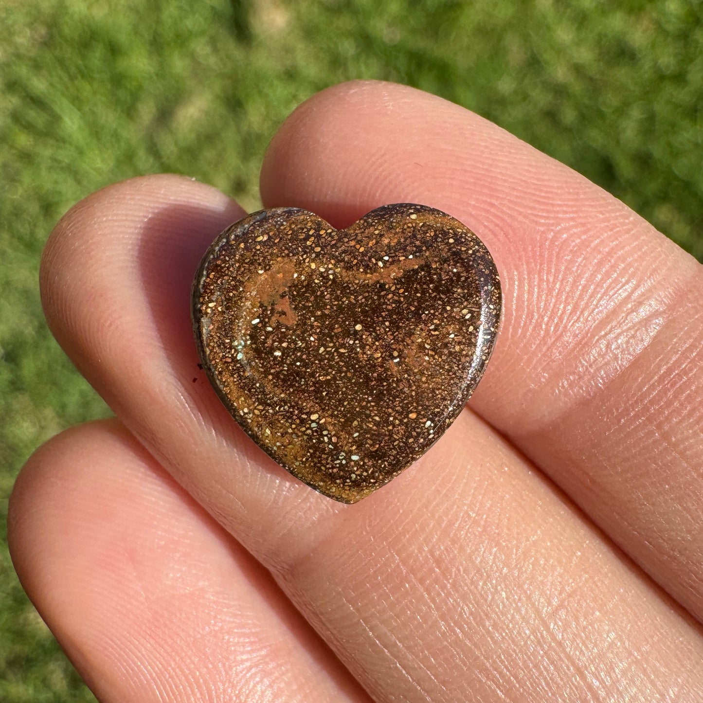 7.17 Ct heart boulder opal
