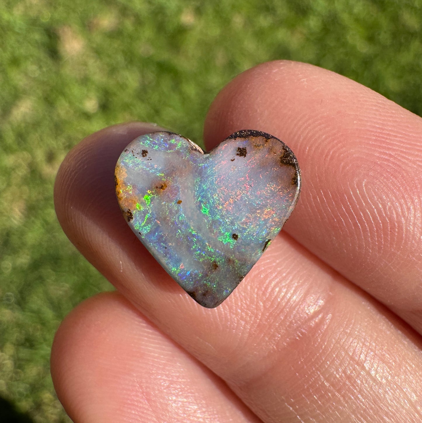 5.27 Ct heart boulder opal