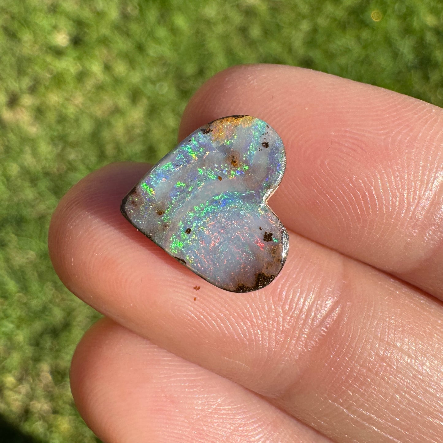 5.27 Ct heart boulder opal