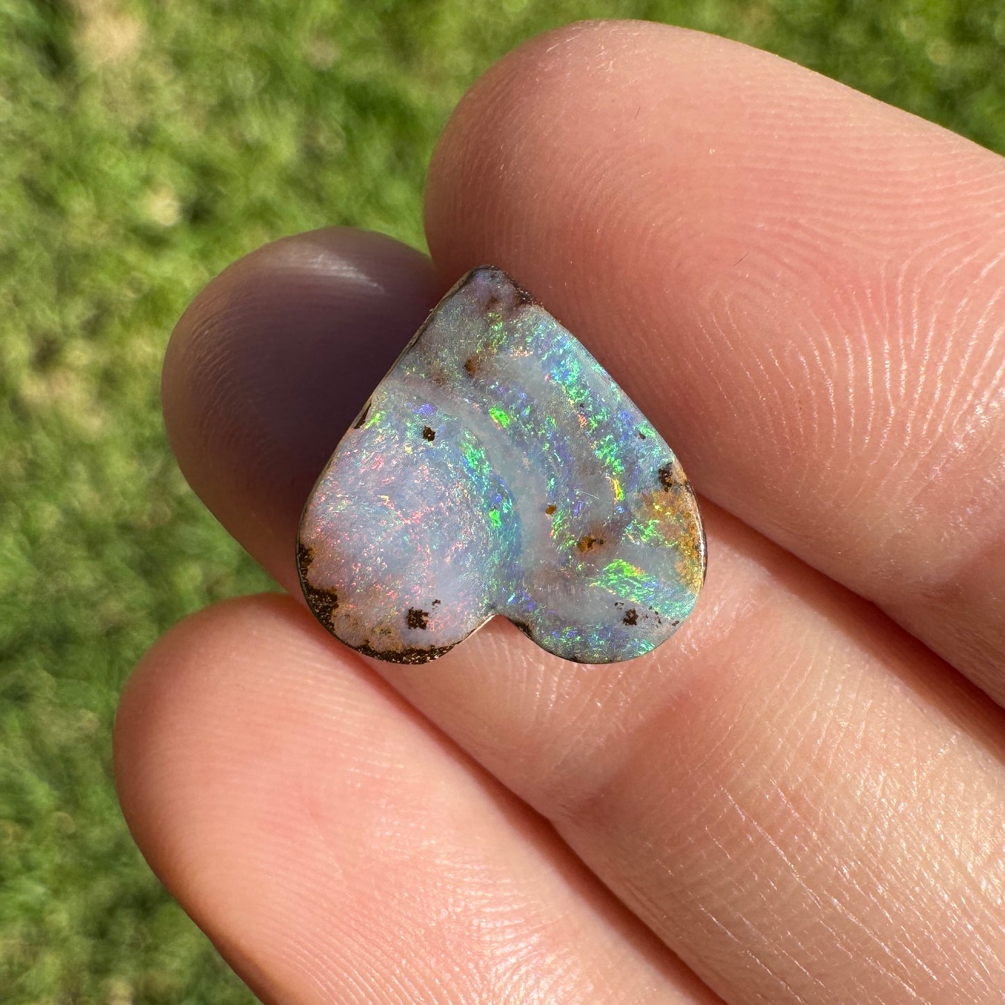 5.27 Ct heart boulder opal