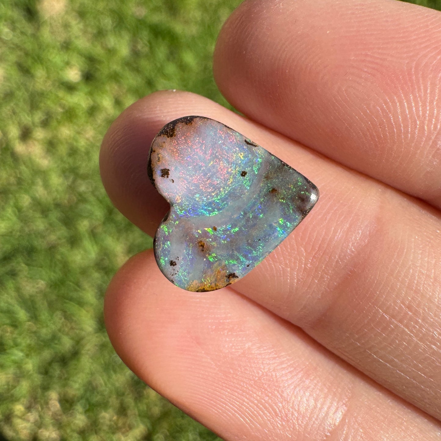 5.27 Ct heart boulder opal