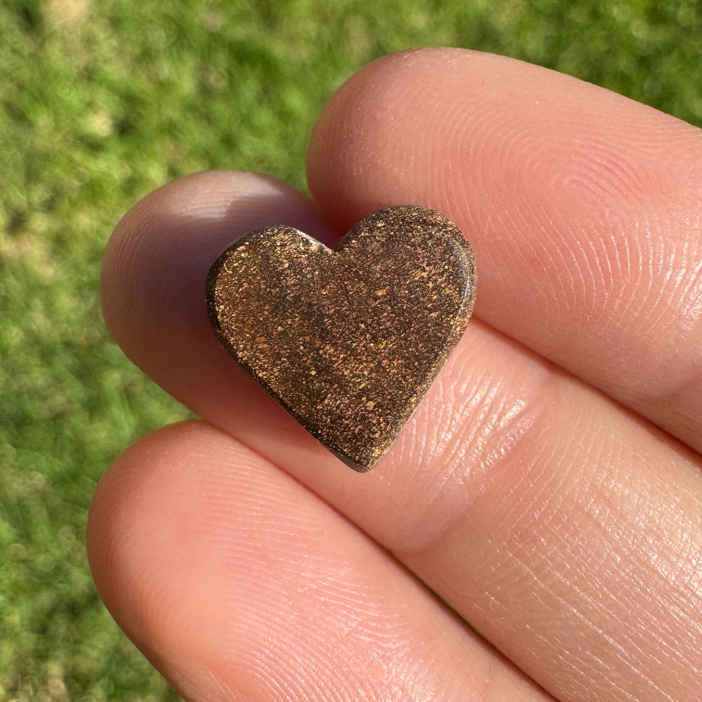 5.27 Ct heart boulder opal