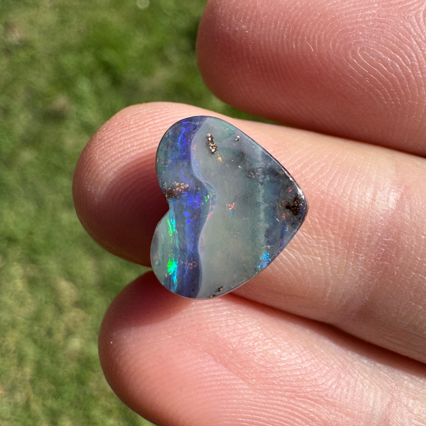 2.92 Ct heart boulder opal