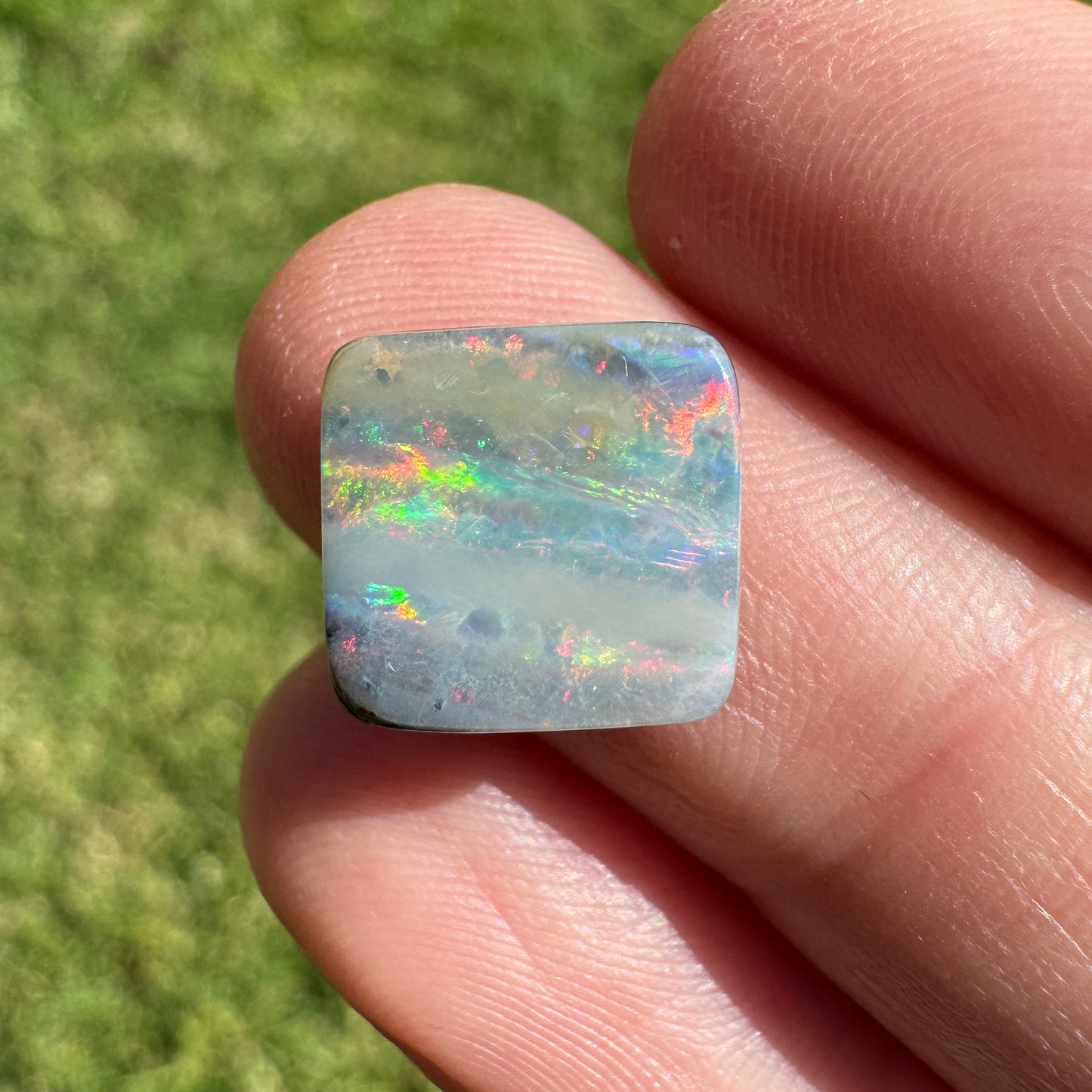 3.70 Ct stripy boulder opal