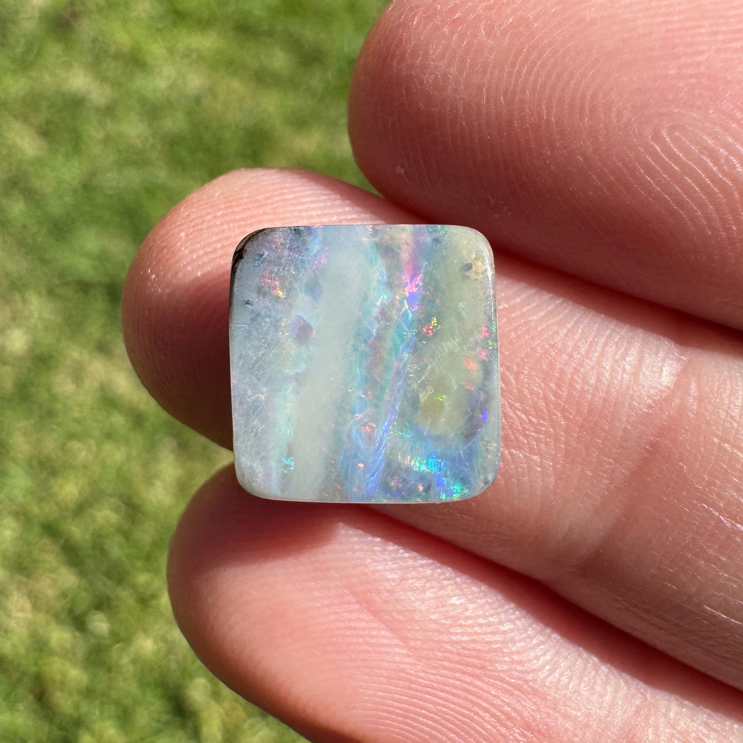 3.70 Ct stripy boulder opal