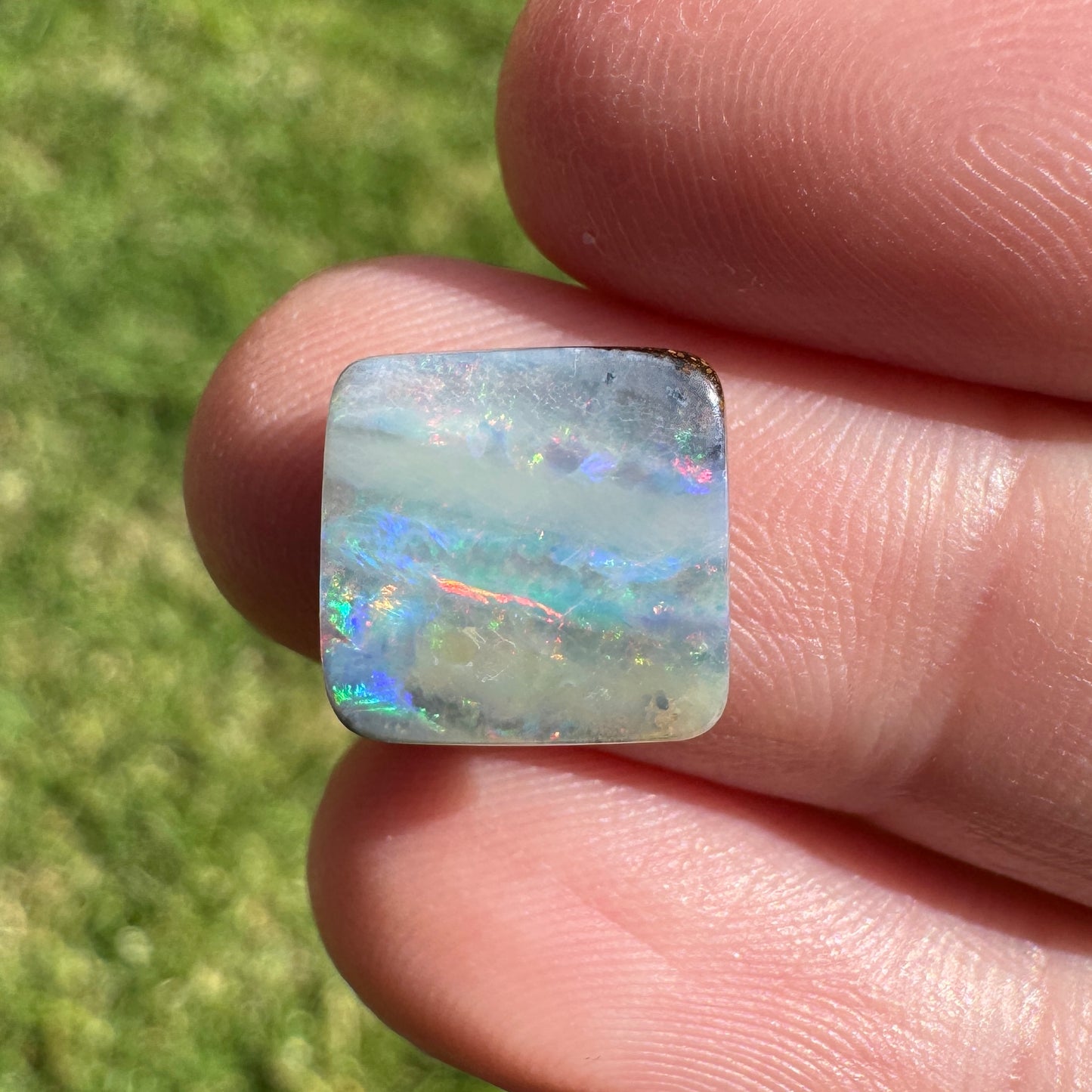 3.70 Ct stripy boulder opal