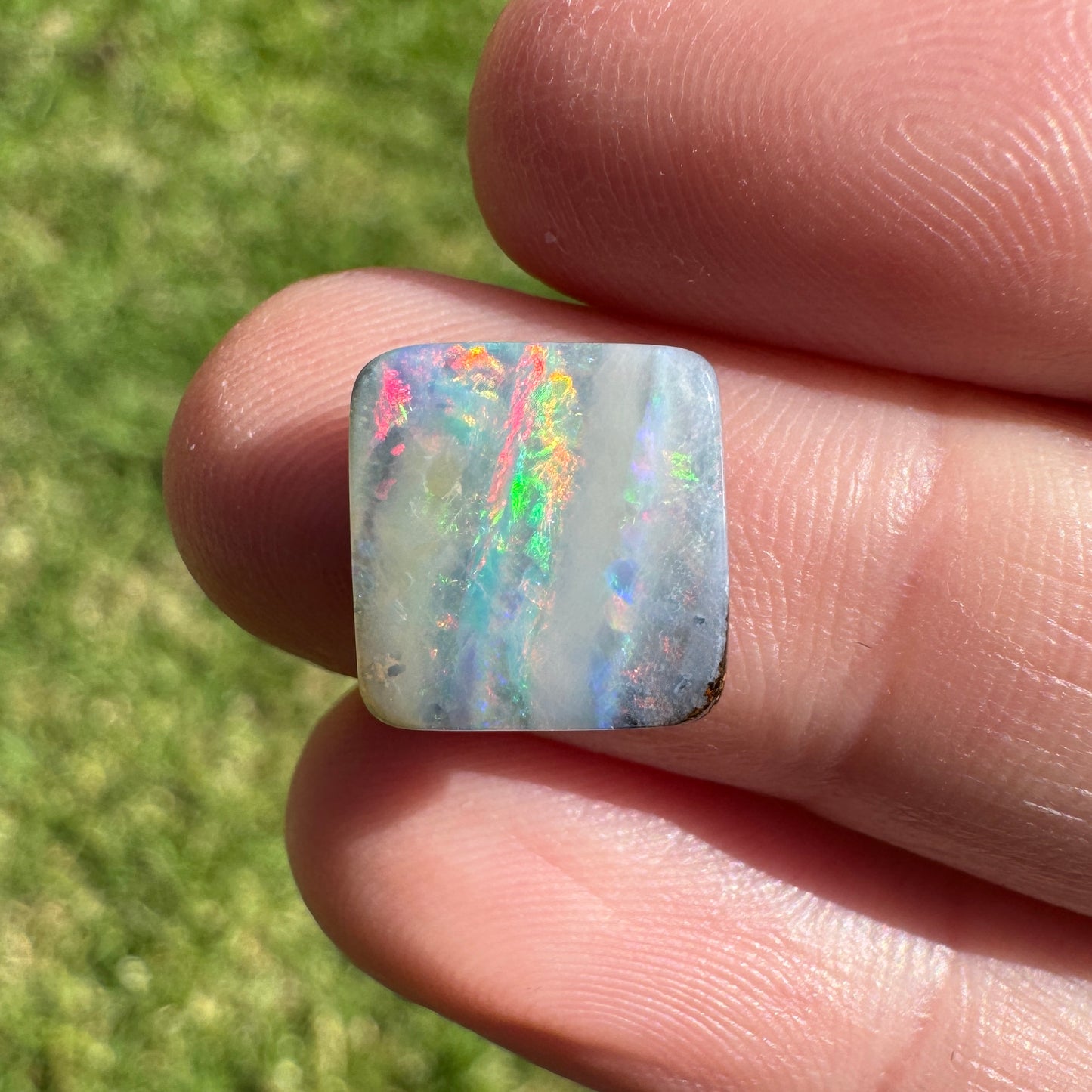 3.70 Ct stripy boulder opal