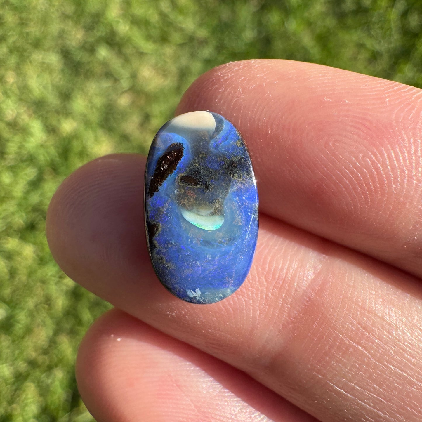 4.46 Ct oval boulder opal