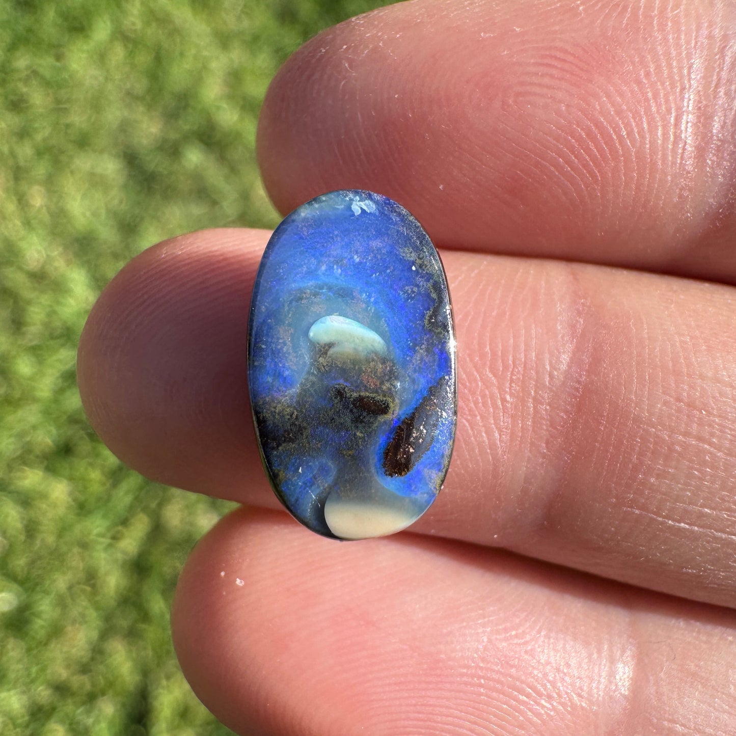 4.46 Ct oval boulder opal