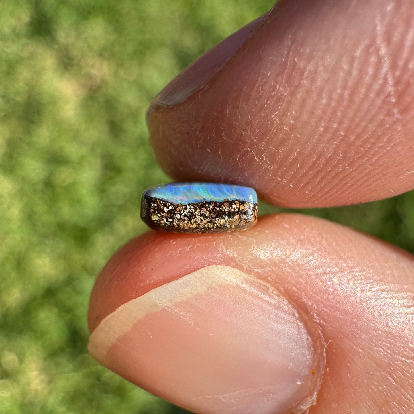 1.46 Ct extra small boulder opal