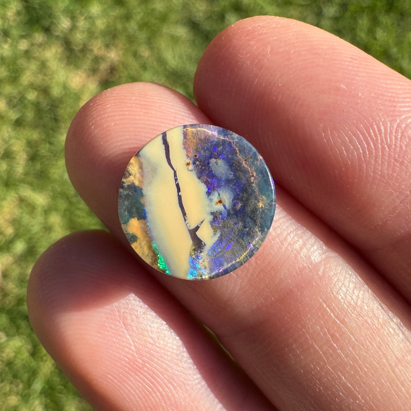 4.38 Ct round boulder opal