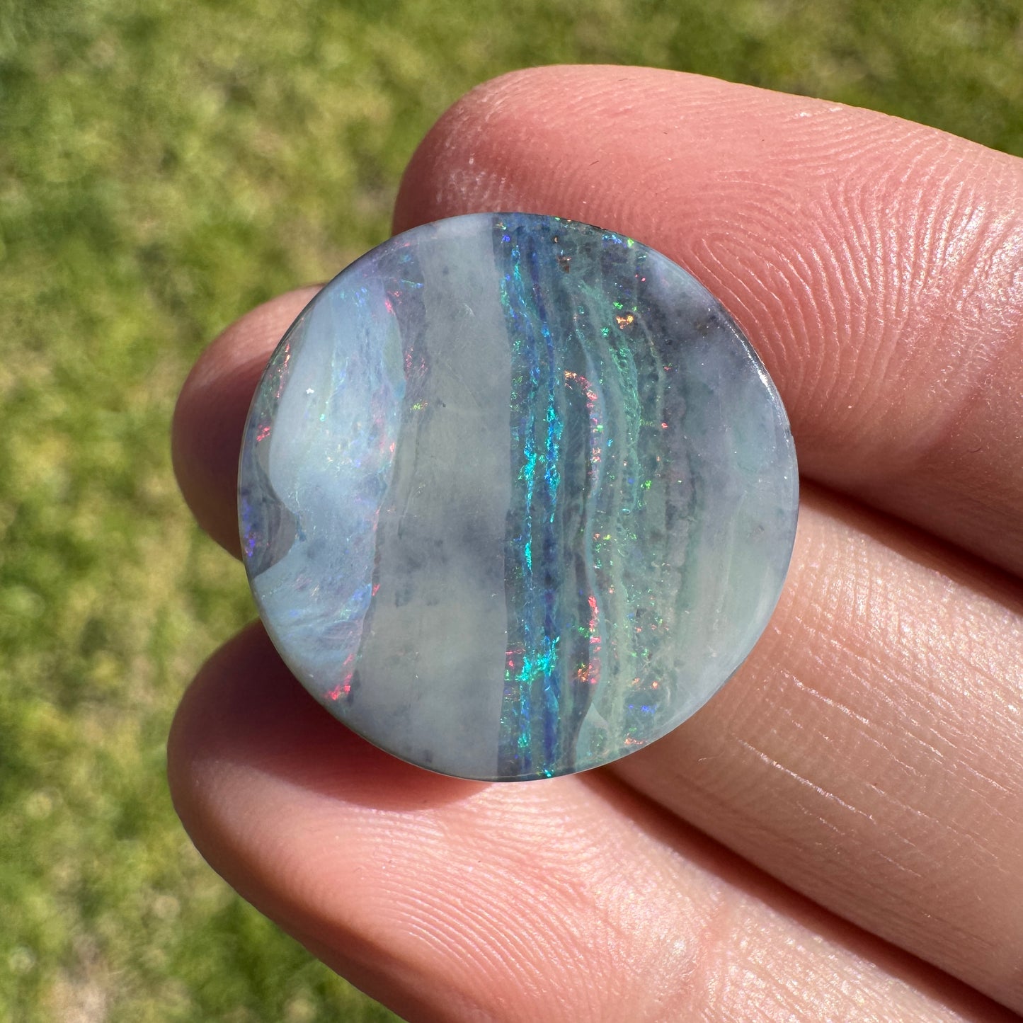 16.42 Ct large circle boulder opal