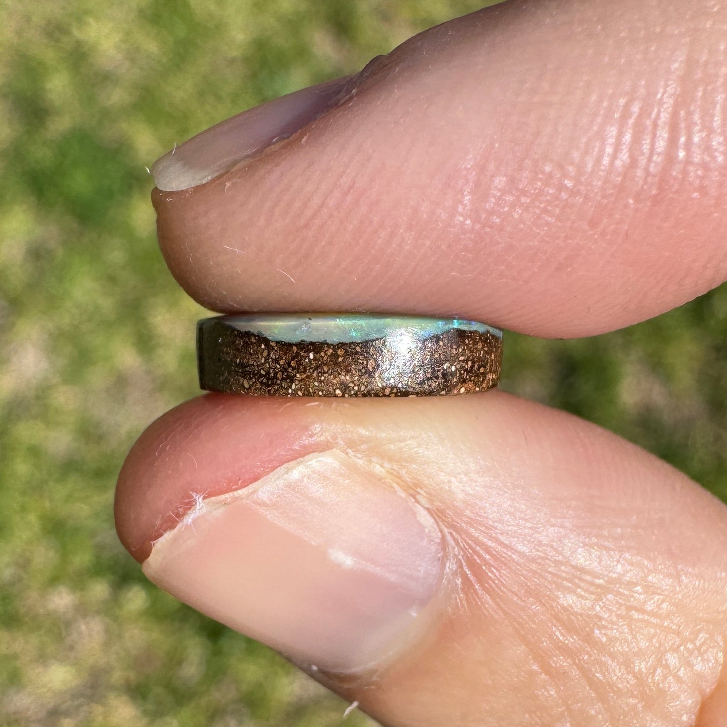4.56 Ct striped circle boulder opal