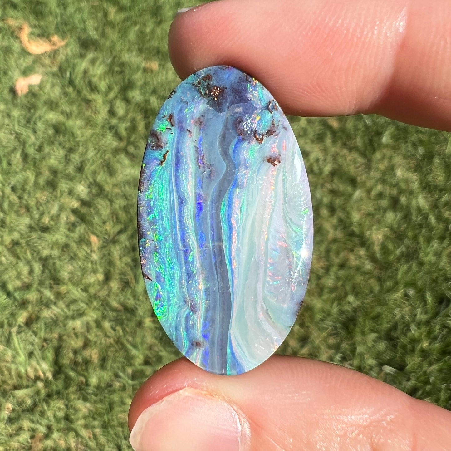 29.28 Ct extra large stripy oval boulder opal