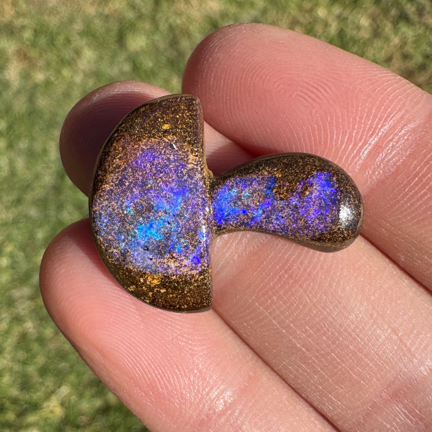13.56 Ct boulder opal mushroom carving