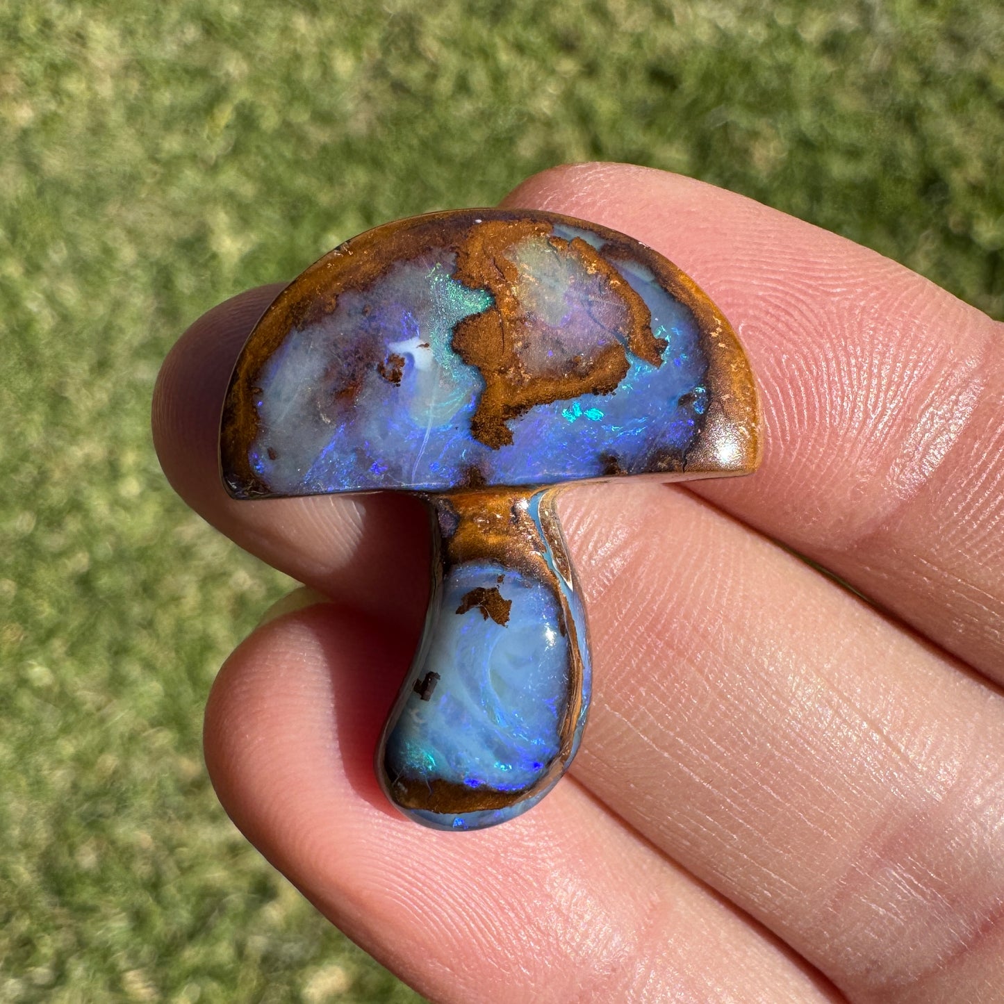 19.54 Ct boulder opal mushroom carving