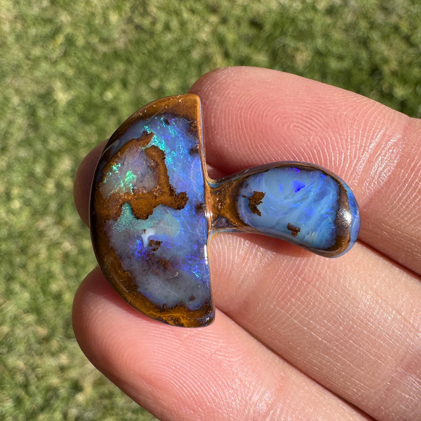 19.54 Ct boulder opal mushroom carving