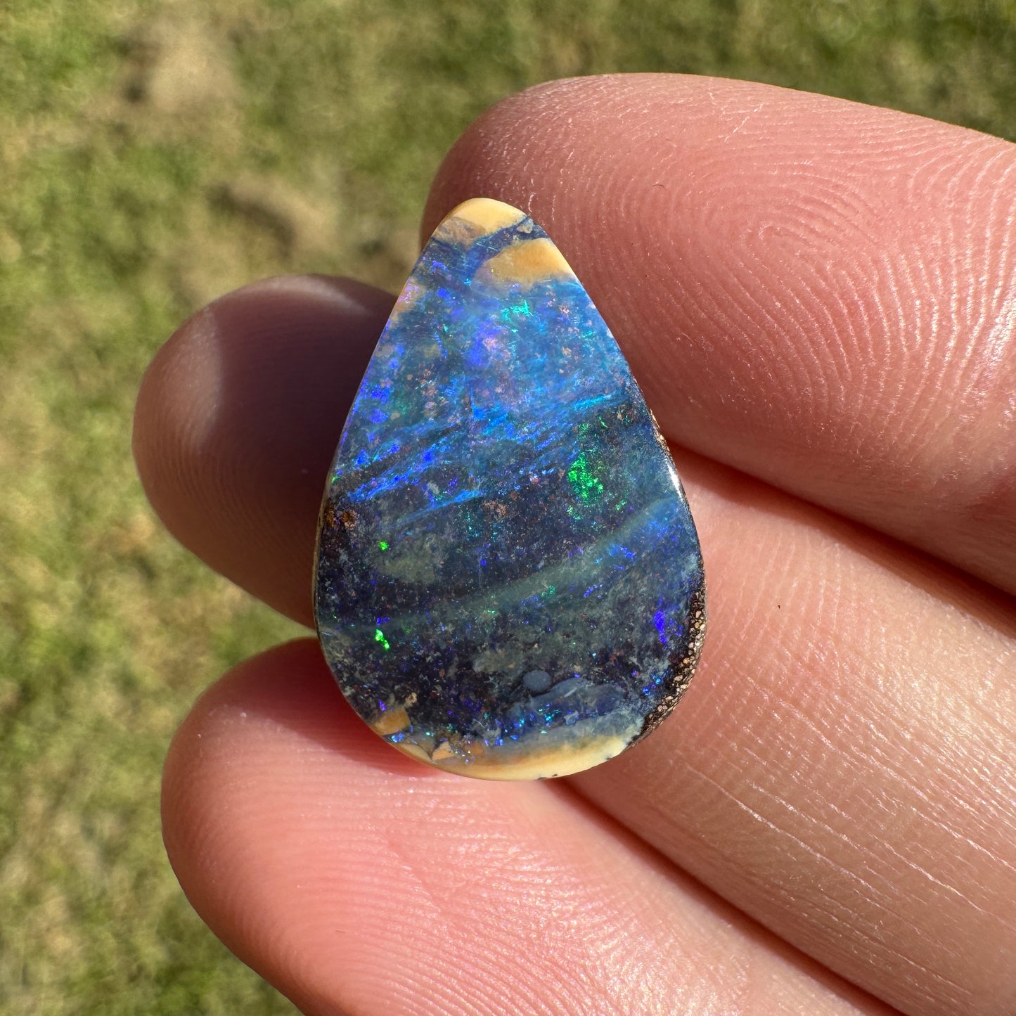 7.50 Ct teardrop boulder opal