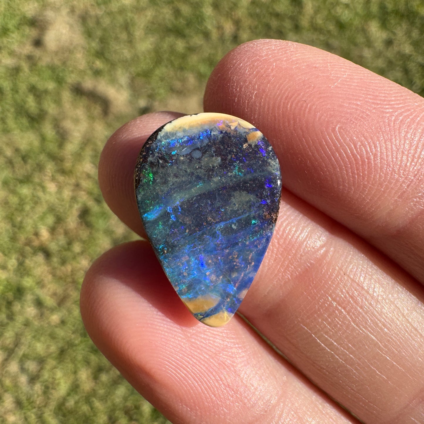 7.50 Ct teardrop boulder opal