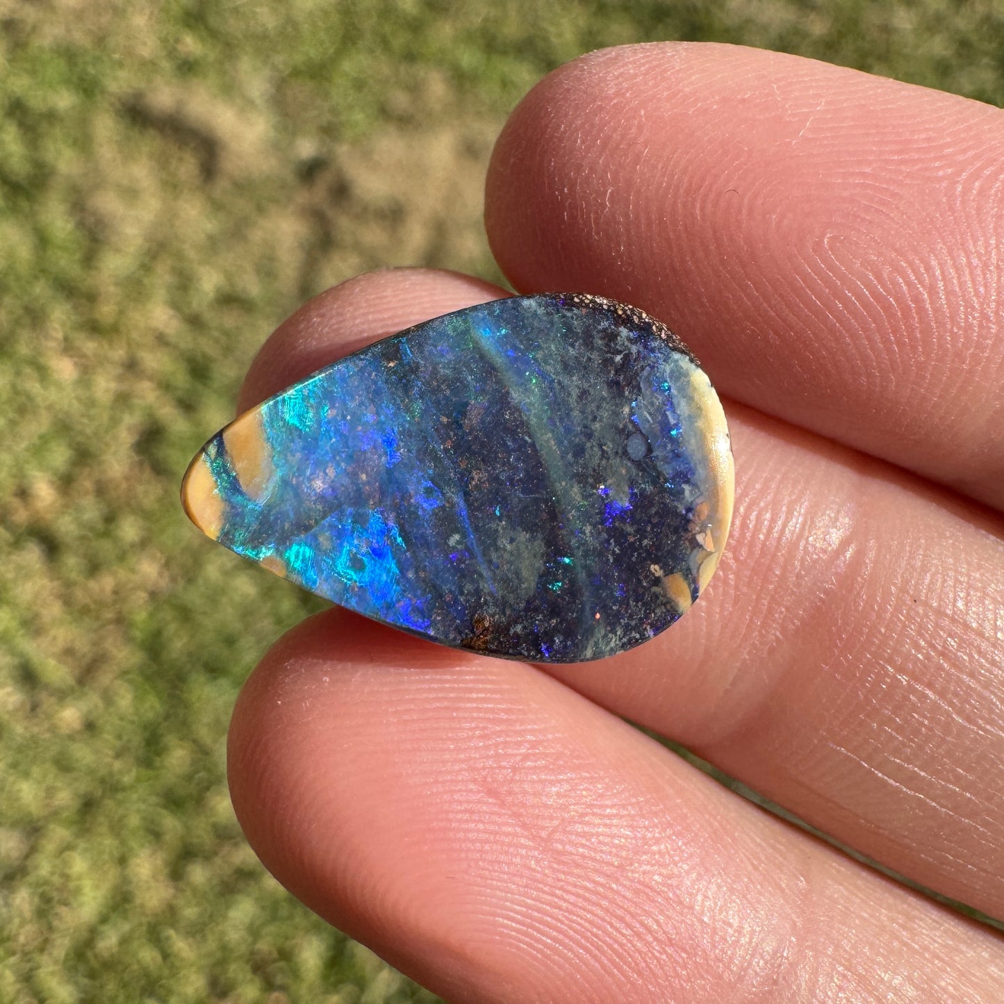 7.50 Ct teardrop boulder opal